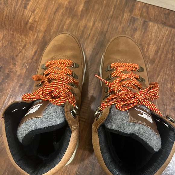 Sorel Kinetic Breakthru Conquest Waterproof Boots - Picture 3 of 9